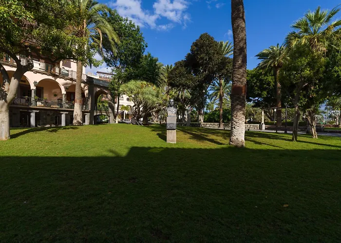 Cosmopolitan Design By Canariasgetaway *